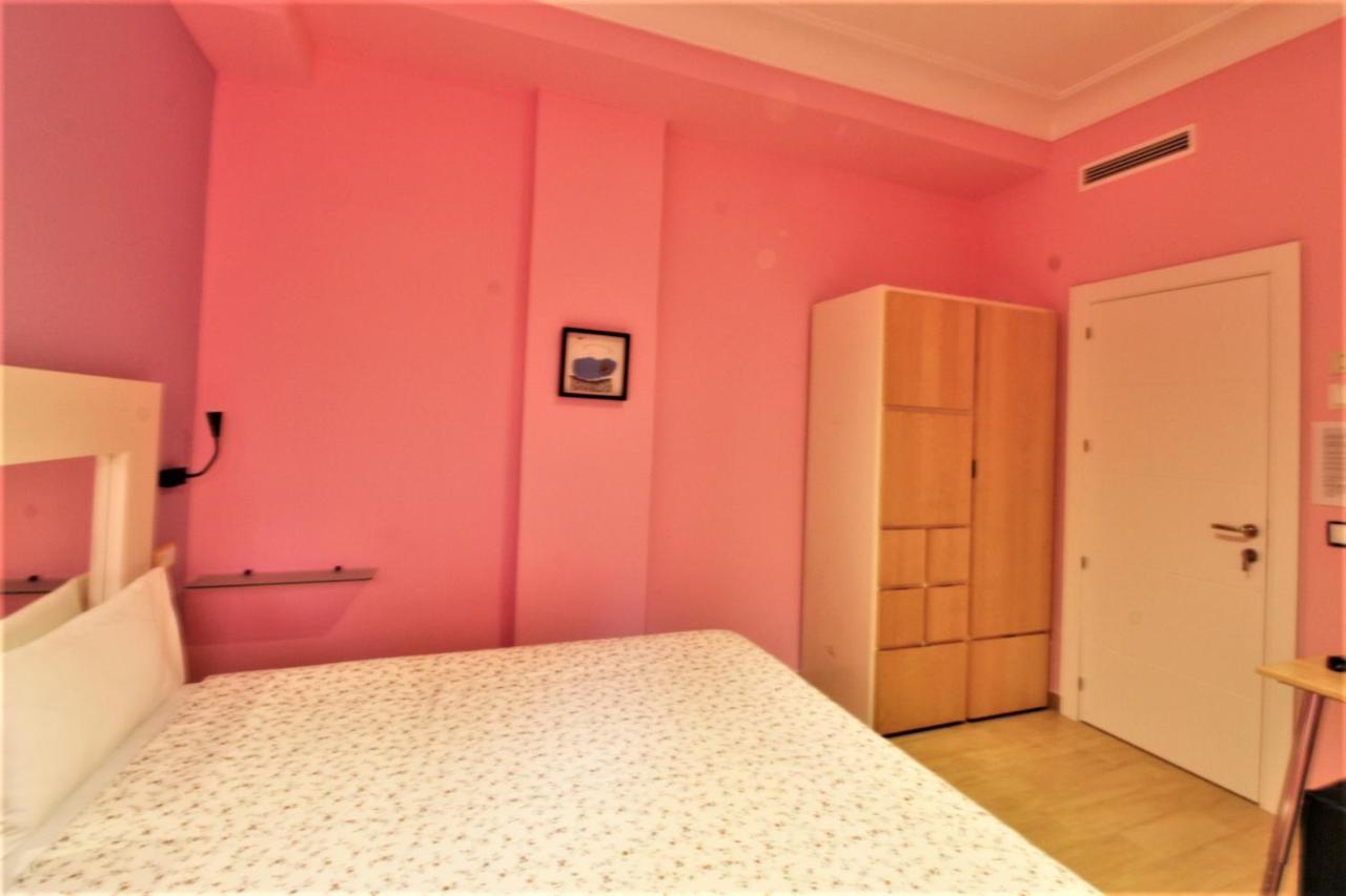 Hostal Arco Iris Madrid Exterior foto